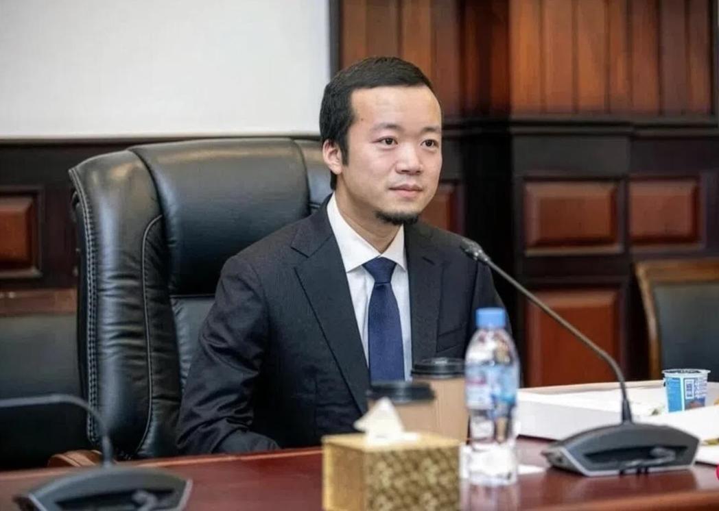 柬埔寨太子集团创办人陈志涉嫌经营跨国犯罪团伙,在柬埔寨境内建立诈骗园区,透过贩卖... 柬埔寨太子集团创办人陈志涉嫌经营跨国犯罪团伙,在柬埔寨境内建立诈骗园区,透过贩卖...