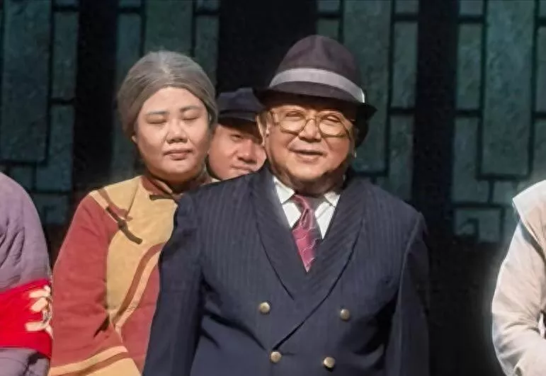 77岁王刚现状:身体状况堪忧,儿子未成年,妻子照顾三位老人