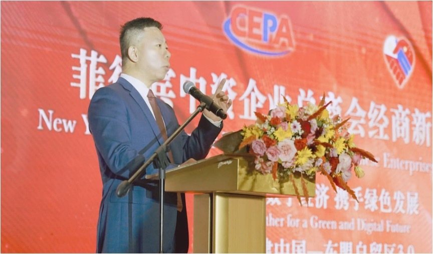 大陆驻菲大使井泉6日表示如果海上争议得到有效管控,双方交往增多,双边关系改善,中... 大陆驻菲大使井泉6日表示如果海上争议得到有效管控,双方交往增多,双边关系改善,中...