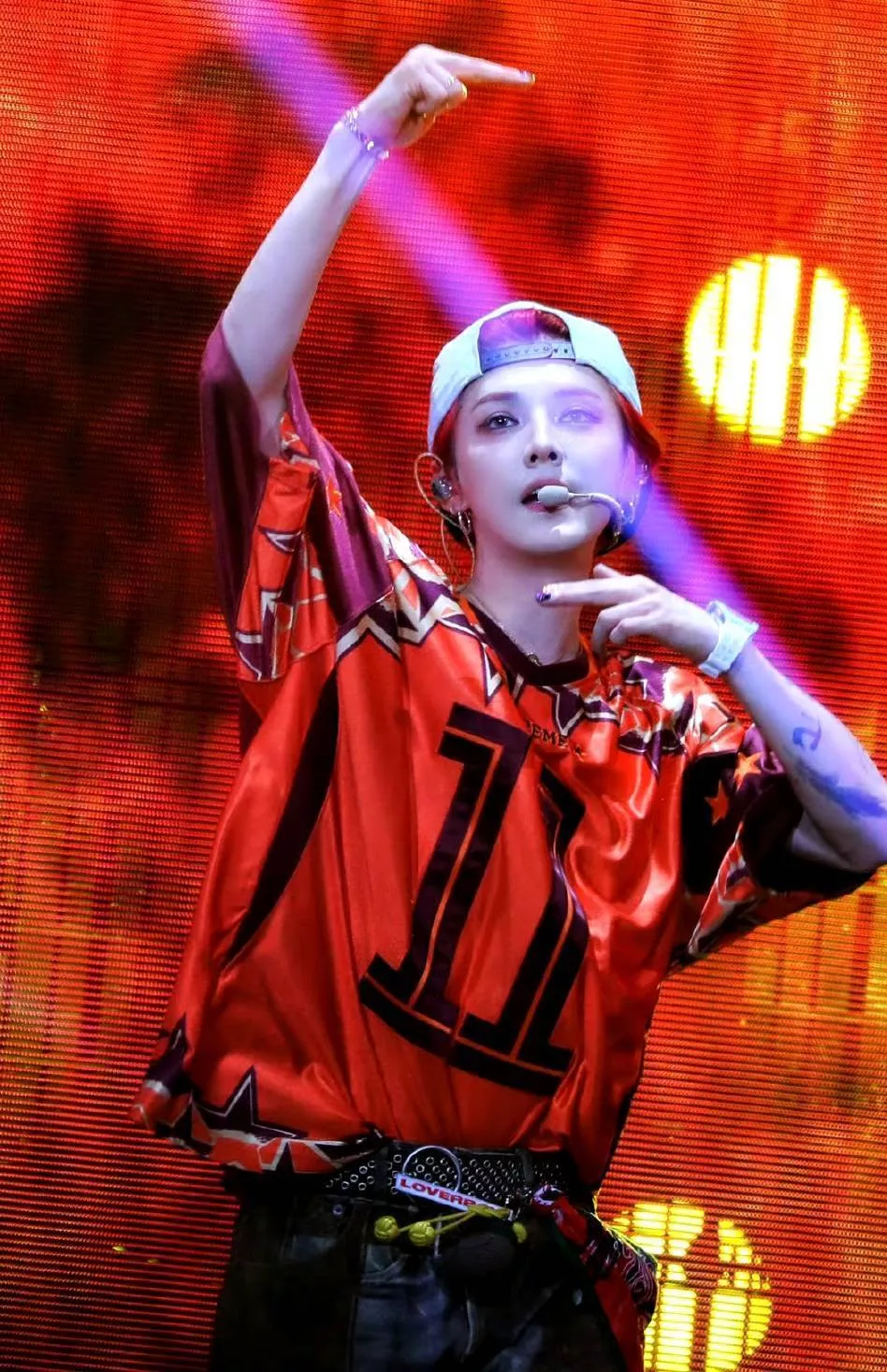 闫学晶的崩塌，远不止丢代言那么简单