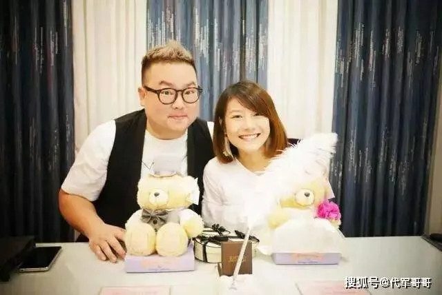 又一位男星离婚！感激小12岁前妻弥补童年创伤