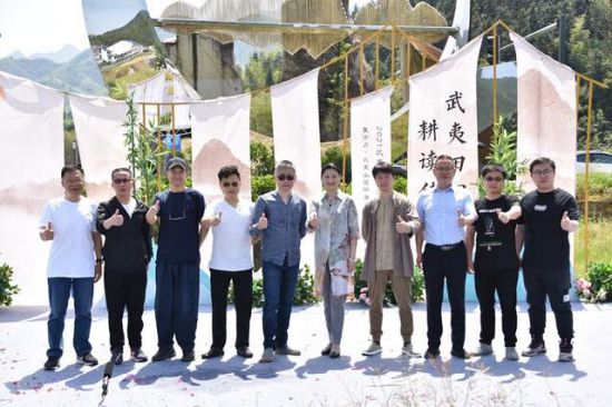 6d05cf8103714630823f001efdce5fb3-1