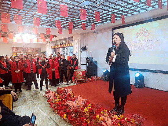 6d117623320d4d69b43a075f878aca0b-1