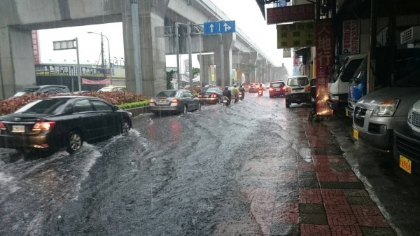 部分地区注意淹水警戒。（图由消防局提供）