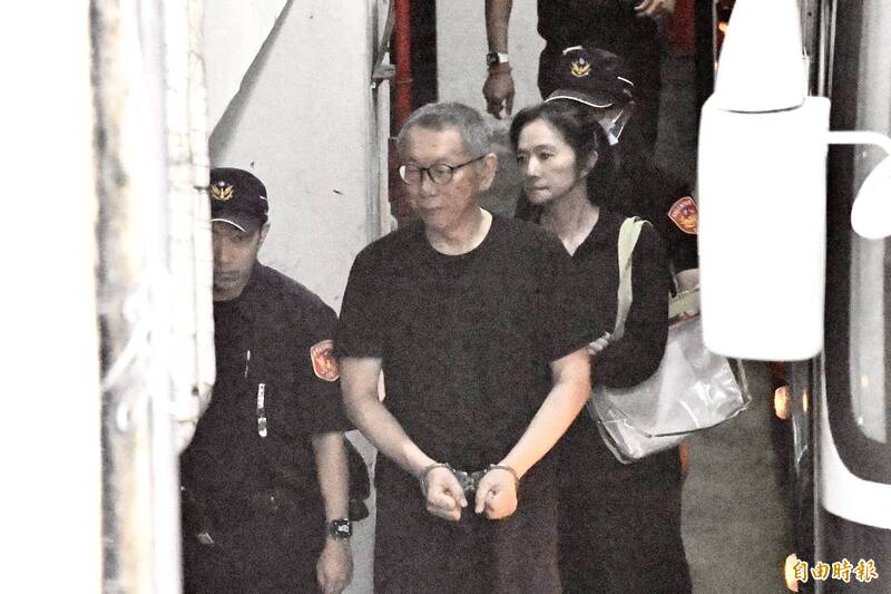 柯文哲涉京华城案羁押禁见，但仍有民事官司缠身。台北地方法院今开庭审理柯控告庭皓兴业占用房产案。（资料照）
