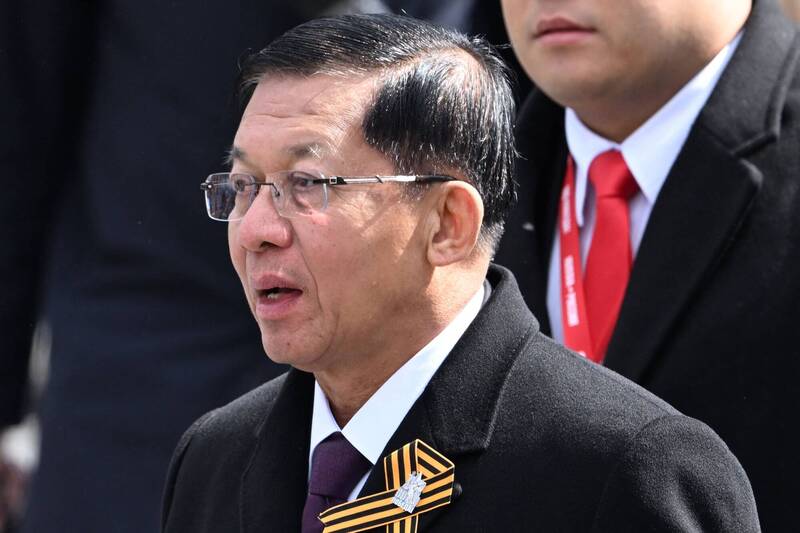 缅甸军政府表示，将向回归合法阵营的战士提供现金奖励。图为军政府领导人敏昂莱。（法新社）