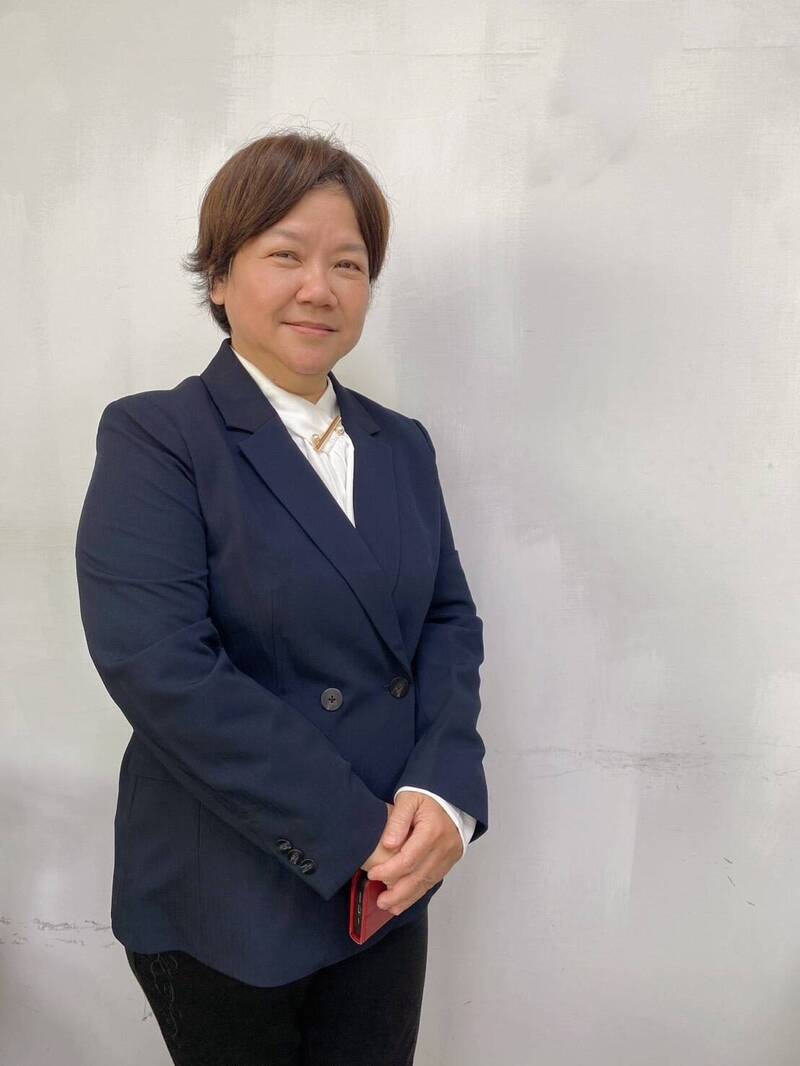 南市府法制處長楊璇圓登山滑倒骨折，提國賠求償近百萬，但一、二審都敗訴。她強調不是為了賠償，而是提醒公部門應負公共設施管理責任。（翻攝南市府網站）