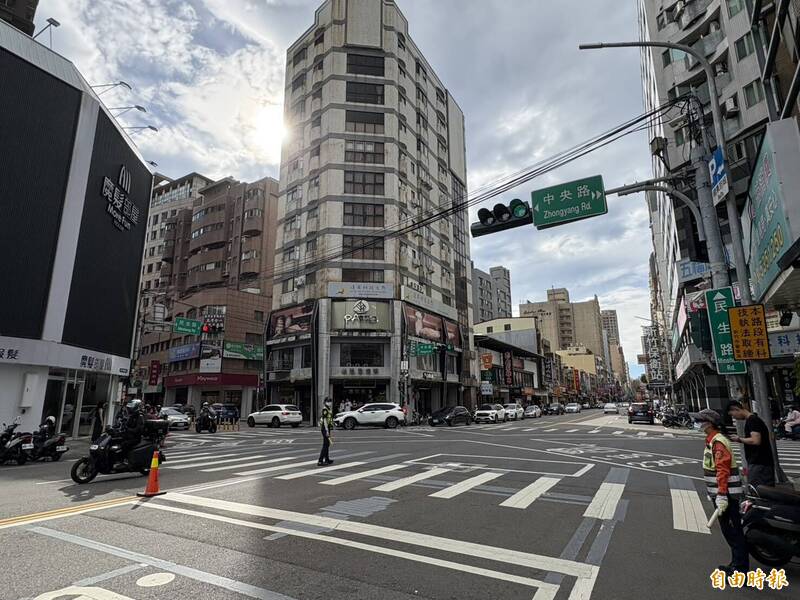 竹市巨城旁路口成上半年科技執法取締王。（記者蔡彰盛攝）