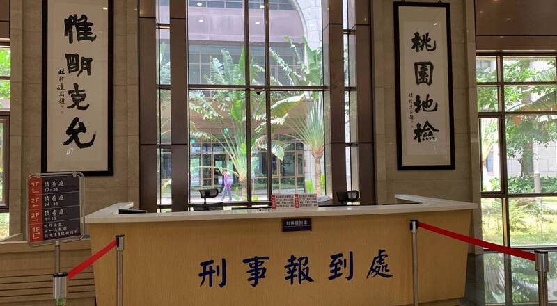 闯红灯、逆向行驶还飙上国道 桃园男毒驾拒检起诉