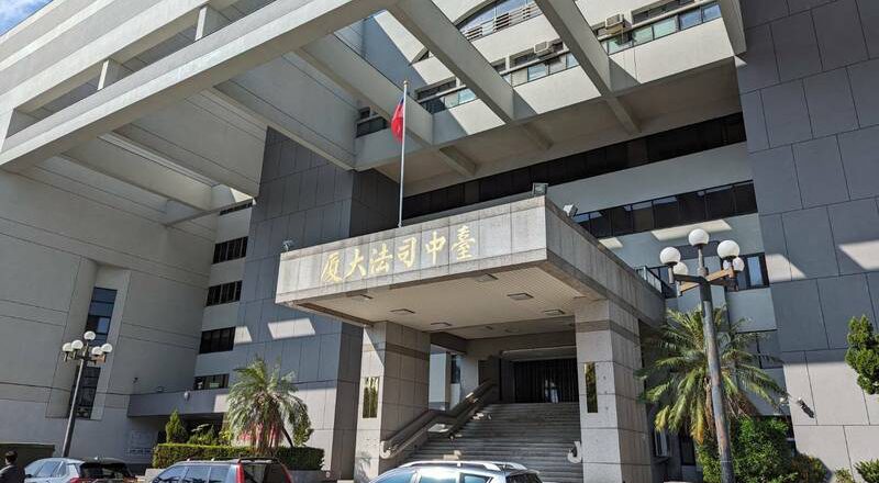 台中酒客追伴唱妹被拒 威胁「爱不到就杀死妳」判拘役