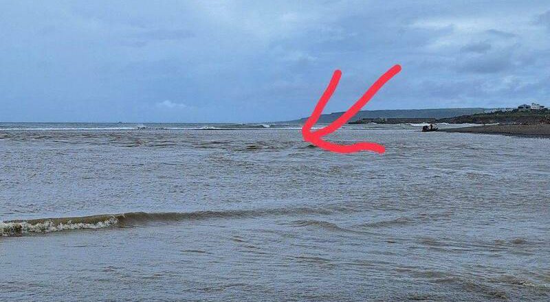 屏东佳乐水57岁男子捡石头落海 海巡消防全力搜救中