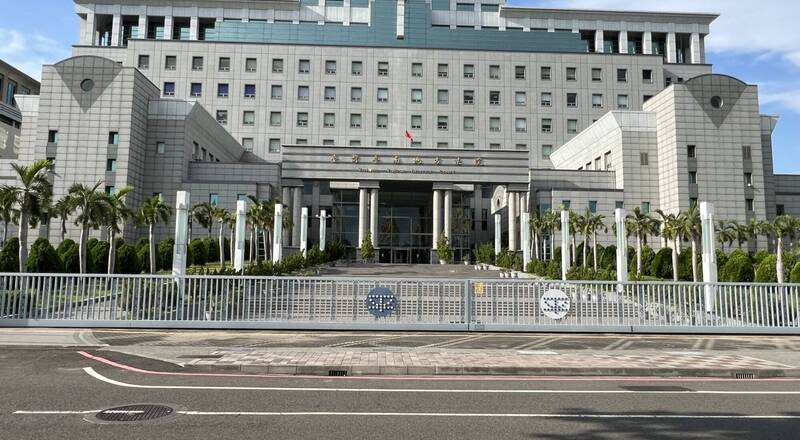 控前夫「清掉」水墨大师颜圣哲画作 女子求偿遭法院打脸原因曝