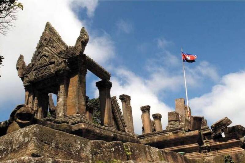 柬埔寨普里维希印度教神庙(Preah Vihear temple,又称「柏威夏寺」)为泰柬边境主权争议的核心象征,历来数度引发军事冲突与外交争端。(美联社资料照) 柬埔寨普里维希印度教神庙(Preah Vihear temple,又称「柏威夏寺」)为泰柬边境主权争议的核心象征,历来数度引发军事冲突与外交争端。(美联社资料照)