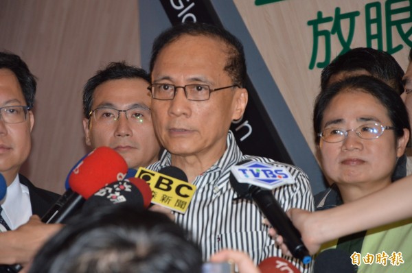林全表示,桃機的管理問題存在已久,希望儘快了解事實與責任,該負責的就要處理。(資料照,記者謝武雄攝) 林全表示,桃機的管理問題存在已久,希望儘快了解事實與責任,該負責的就要處理。(資料照,記者謝武雄攝)