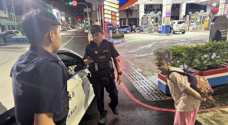 90岁阿嬷思乡情切 凭童年记忆步行10公里寻高雄老家