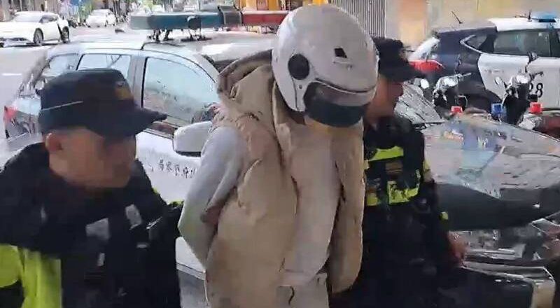 洗车工无照、酒驾、闯红灯撞死医大生 延押2月