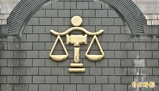 東港男毆妻、開車撞人，無視保護令，屏東地院裁定羈押（記者葉永騫攝）