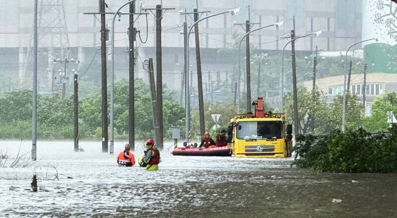 大豪雨炸嘉县!台电工程人员受困 消防员救出5人