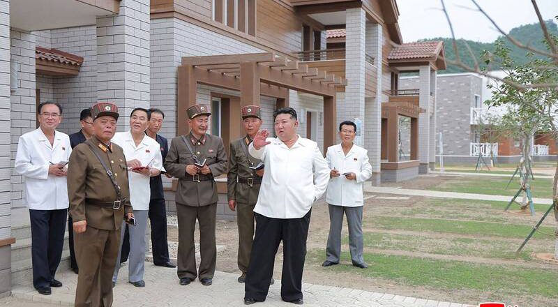 《愛的迫降》給靈感？金正恩新宣傳手法 北韓開播現實狗血劇