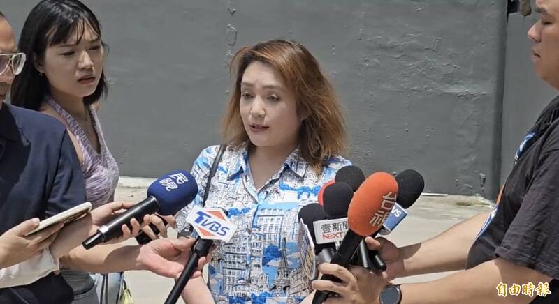 藝人凌威威涉擄人傷人案，現身喊冤強調「未傷人」，指控警方處理過程荒腔走板。 （記者謝武雄攝）