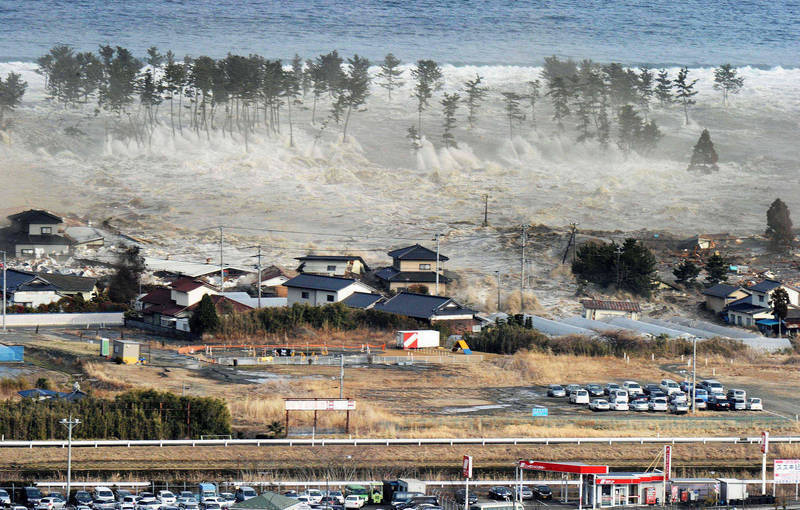 日本2011年3月11日发生规模9.0强震，引发巨大海啸。（美联社）
