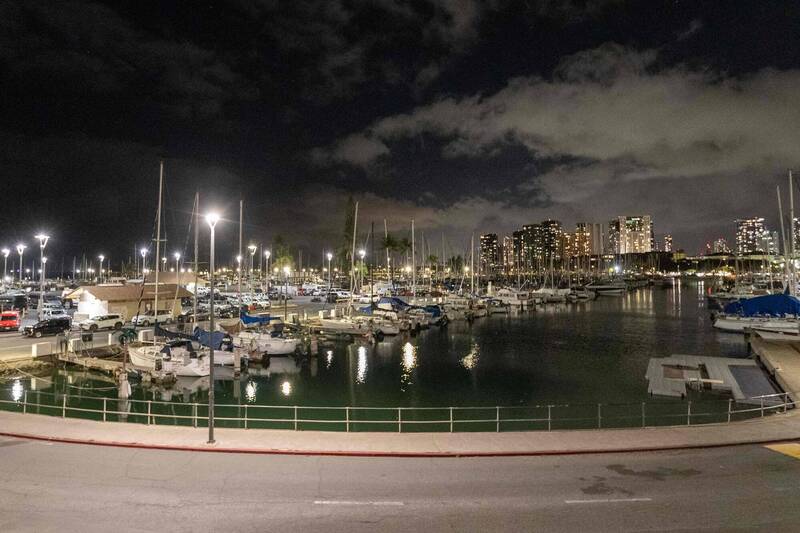 美国国家海洋暨大气总署数据显示，夏威夷茂宜岛中北岸的卡互陆伊（Kahului）发生超过1.5公尺的海啸，目前海啸仍持续影响夏威夷群岛，当局已发布紧急警报，呼吁民众立刻撤离至安全地区。（法新社）