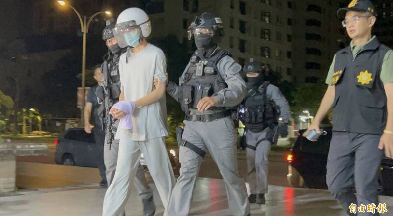 北市夜店女公關割喉命案  嫌犯外公聘呂秋遠前女友陪同偵訊