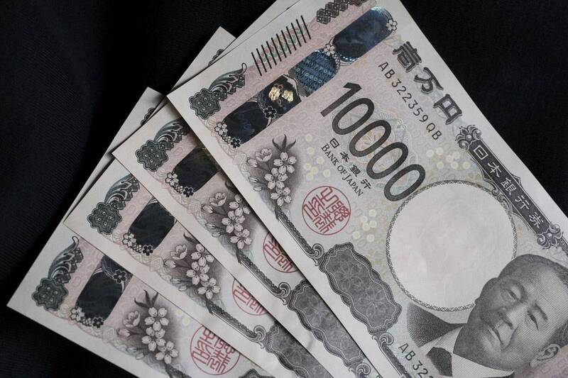 日本埼玉县67岁打工老妇，听信假警话术被骗走1280万日圆。（彭博）