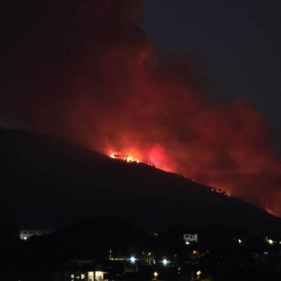 维苏威火山剧烈燃烧 义大利紧急动员多线作战
