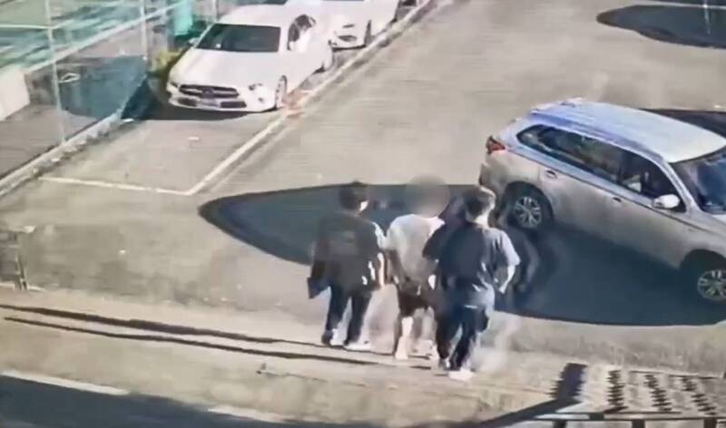 警方將鄭嫌拘提到案後，依家庭暴力防治法及重傷害罪嫌送辦。（記者陸運鋒翻攝）