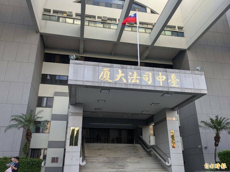三恶煞只因借火被拒绝，就活活打死街友，台中地检署依重伤害致死罪起诉，由台中地院地院国民法官审理。（记者张瑞桢摄）