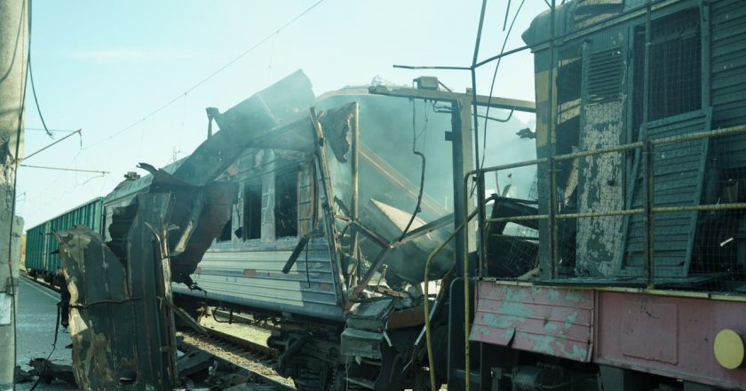 泽伦斯基：俄军无人机空袭乌克兰火车站 至少30伤