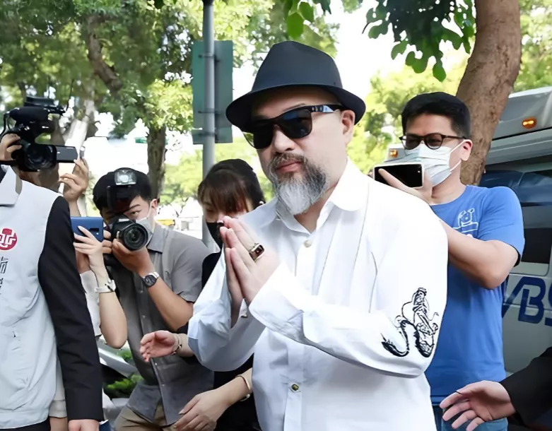 ce36cc1c38fcd637de3acb01fd1d8b0c