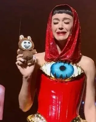 水果姐杭沪开唱嗨到劈叉,和特鲁多甜到要过圣诞?