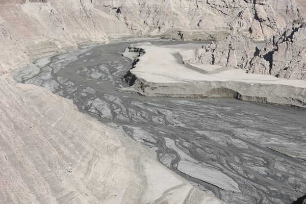 太空可见的干涸！“绝望的德黑兰人能去哪呢？”