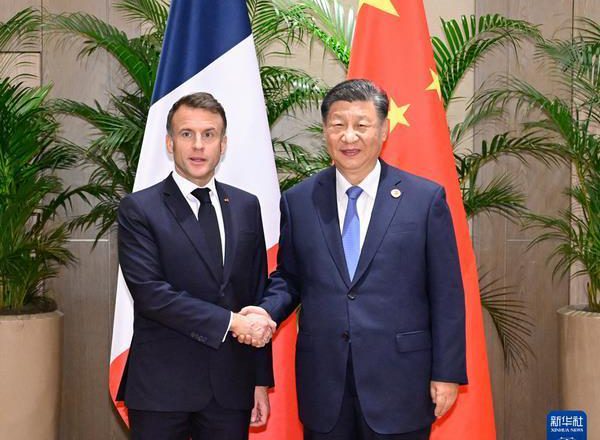 马克宏抵北京 开始为期三天国事访问