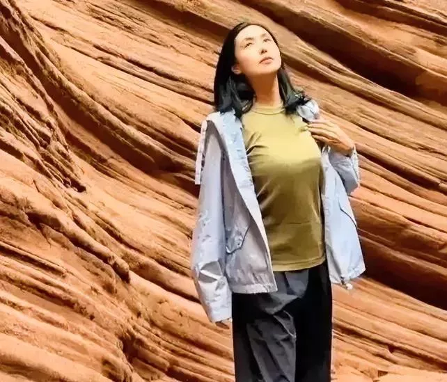 如今看到朱茵的素颜,身材却让全网惊艳