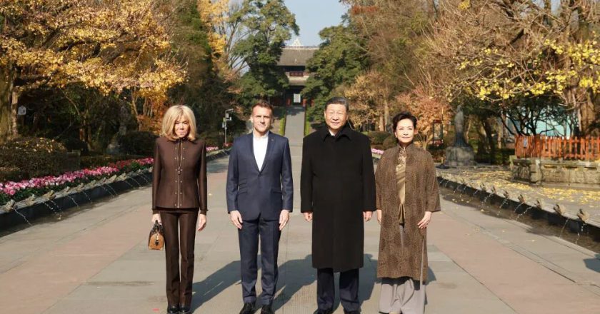 习近平与马克宏在都江堰会晤 强调中华文明是唯一绵延不断的伟大文明