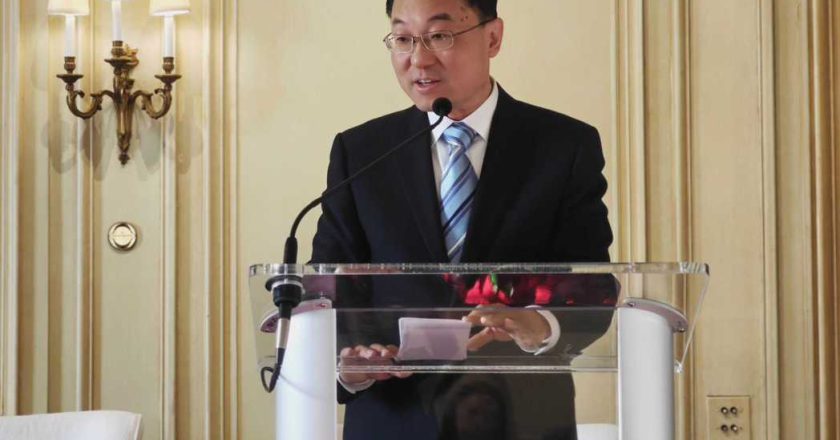 谢锋：中美工商界应支持政府   发挥经贸磋商机制作用