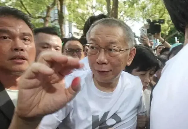 柯文哲喊“蓝白合”别重蹈争议 郑丽文:最大诚意