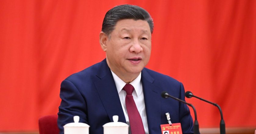 习近平主持党外人士座谈 要求更好统筹国内经济工作和国际经贸斗争