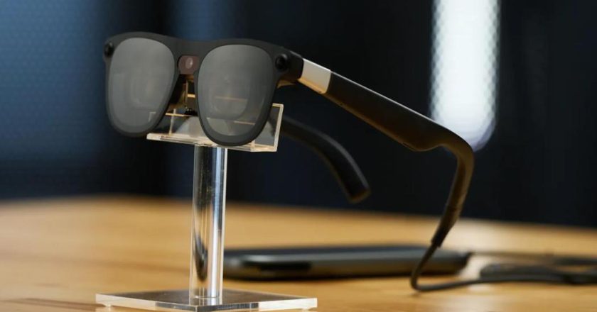大陆厂商深度介入 Google与陆厂Xreal合作AI眼镜 2026发布