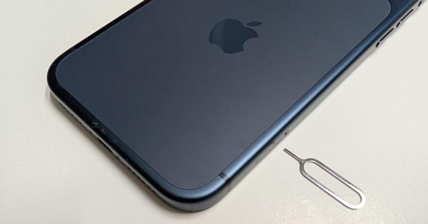 iPhone取卡针中国炒出二手天价 真相曝光