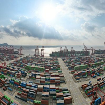 上海港提前突破5千万标准箱 有望蝉联世界第一大港