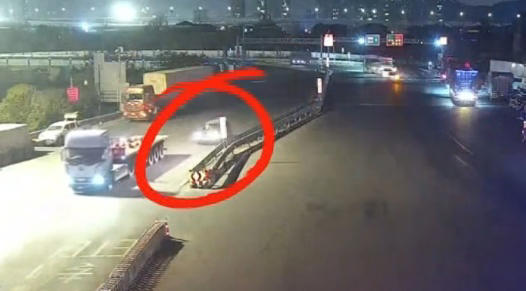 「我爸上高速了!」 杭州男子深夜報警舉報