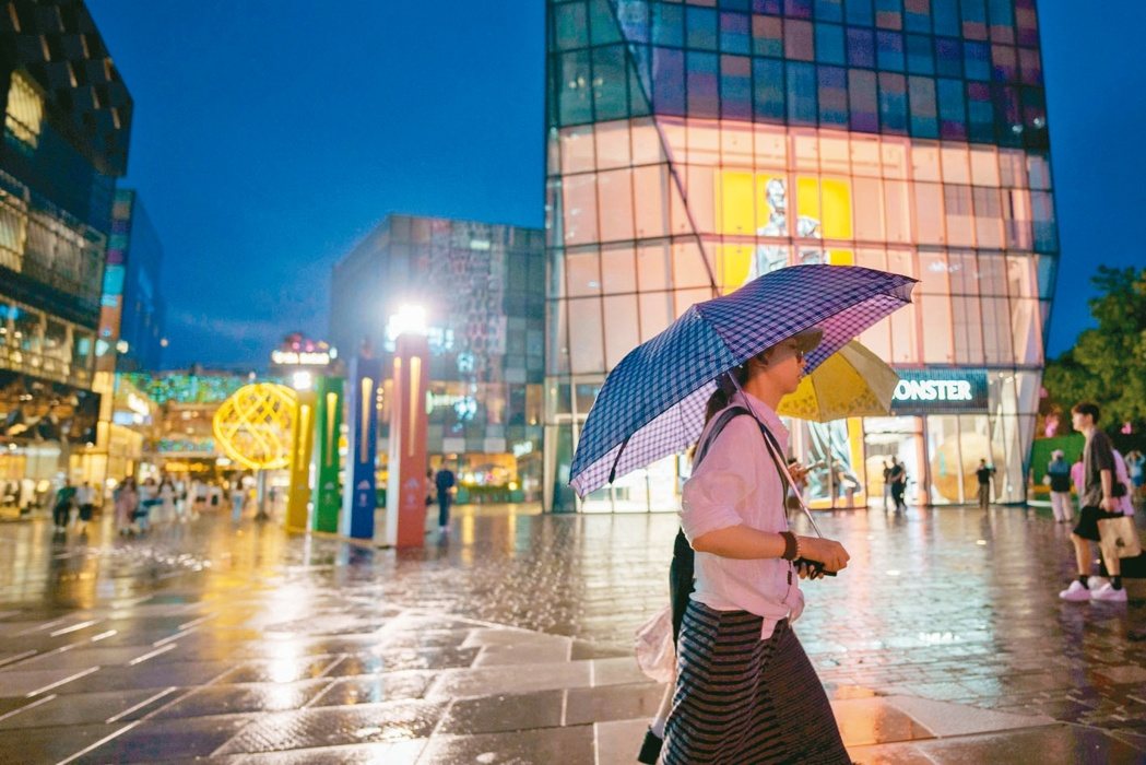 大陸內需不振,為刺激消費,大陸此前宣布提供個人消費貸款利息補貼。近期大陸三部門發... 大陸內需不振,為刺激消費,大陸此前宣布提供個人消費貸款利息補貼。近期大陸三部門發...