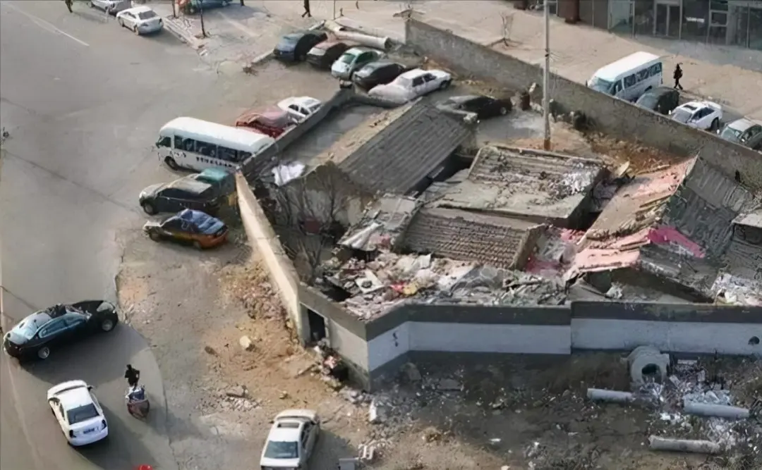 北京“最牛钉子户”占据主干道8年，结局如何