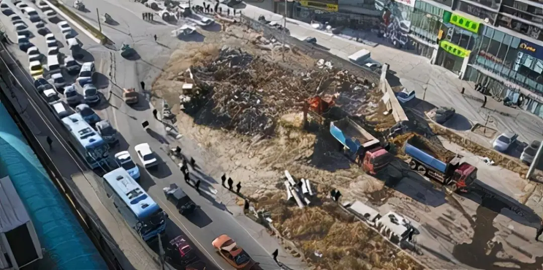 北京“最牛钉子户”占据主干道8年，结局如何