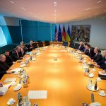 这个世界已经不容许中国太天真