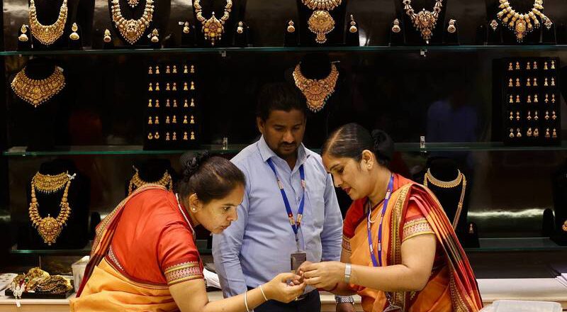 金价飙涨想买 亚洲大妈一举动省15％工钱